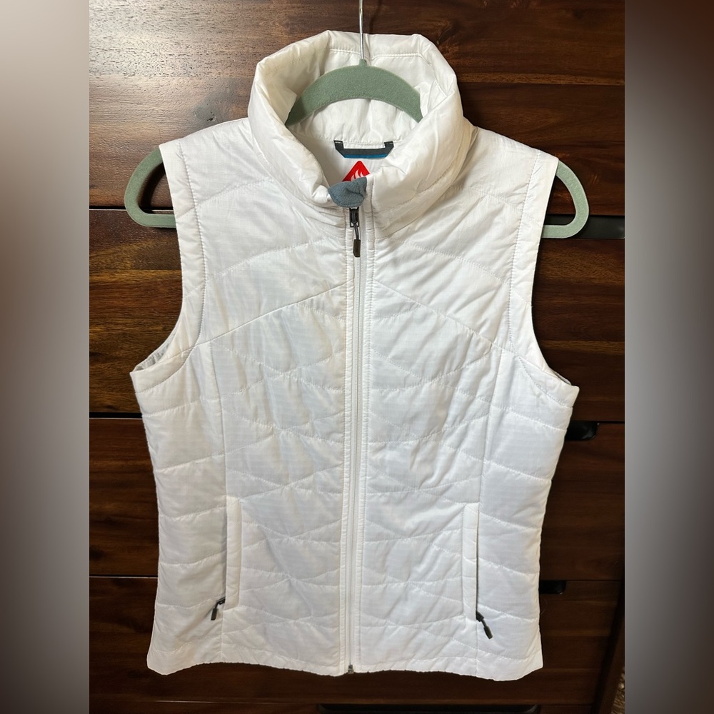 Columbia Women's Omni-Heat Quilted Full Zip Insulated Puffer Vest. Size M